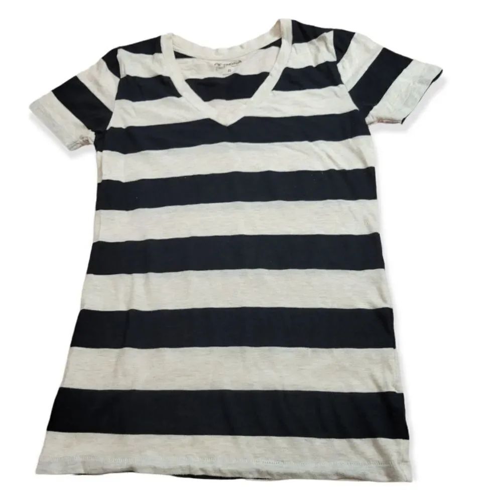 Arizona stripped vneck shirt XS